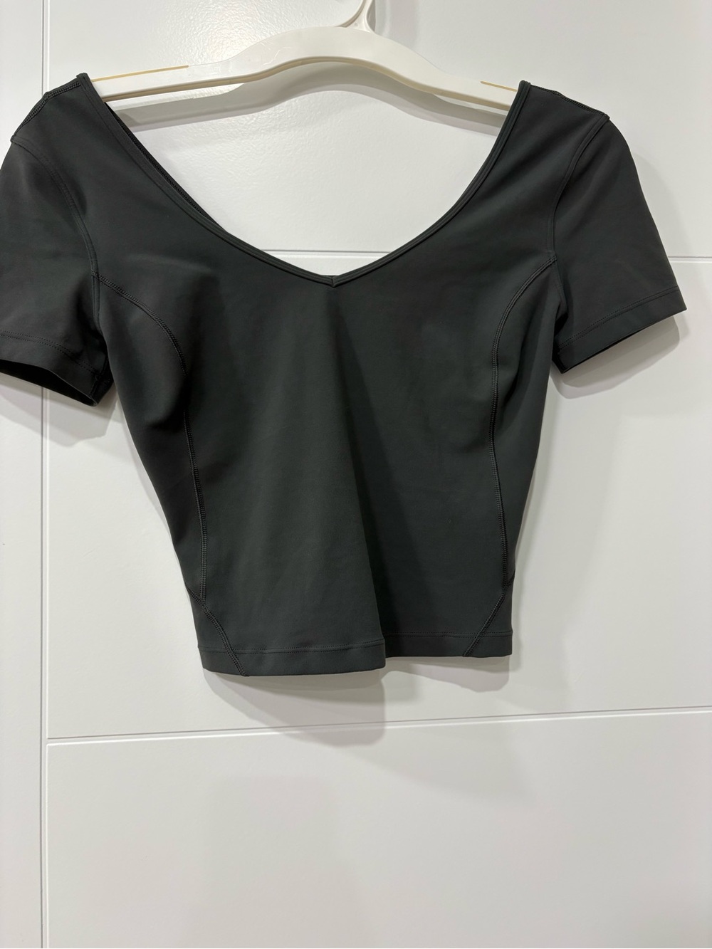 lululemon athletica chrome Short Sleeve Scoop Neck Crop Top